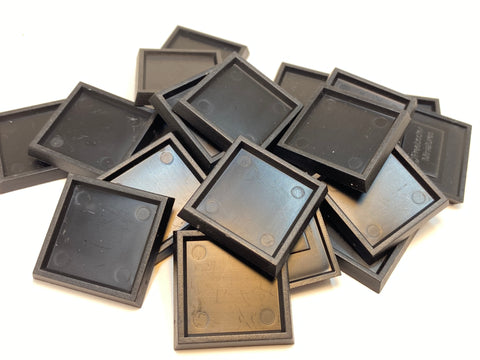 Miniature Bases: 25mm Lipped Square (20 bases per blister) [SLB25]