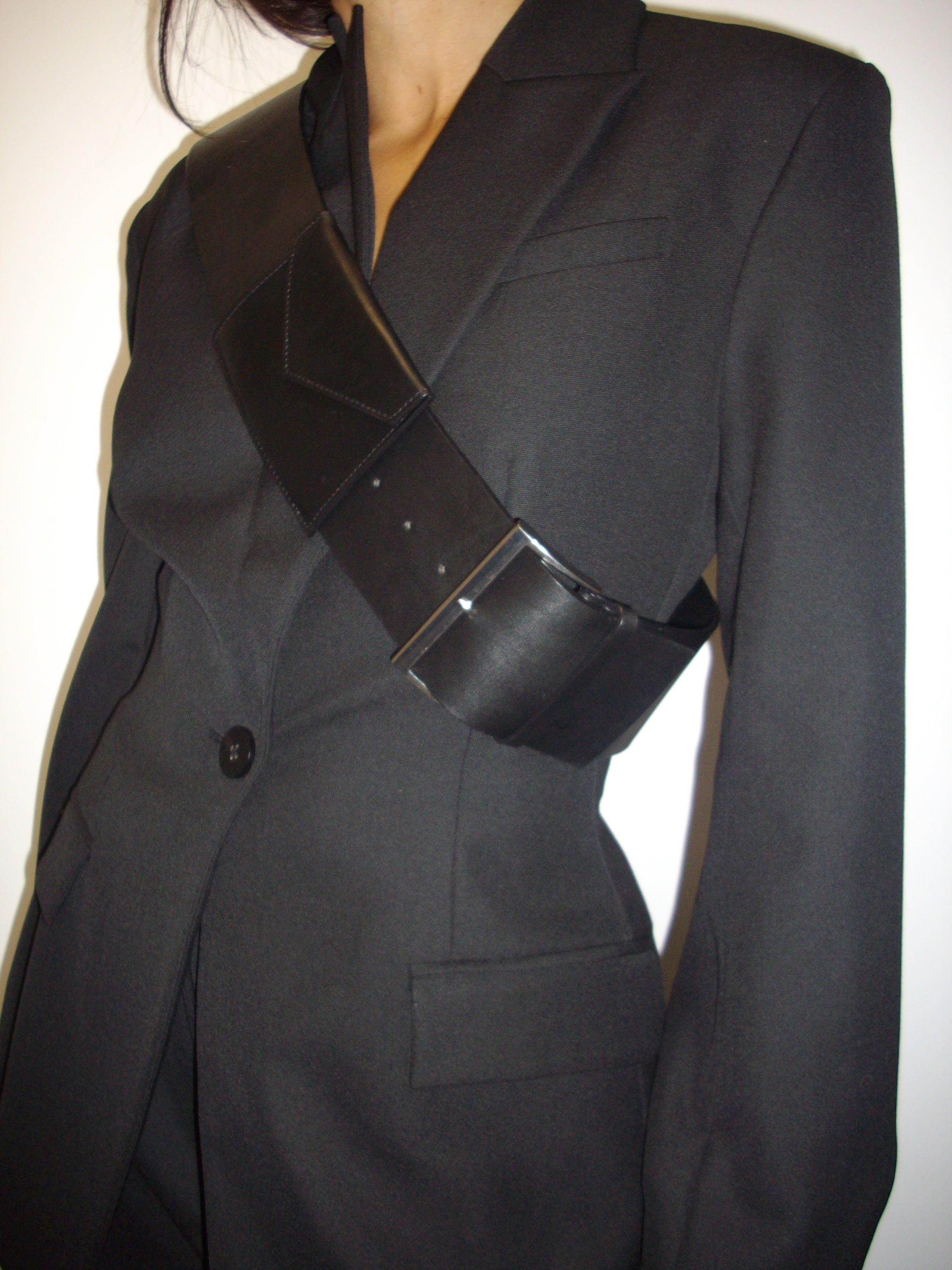 St. Agni - Contour Blazer in Black