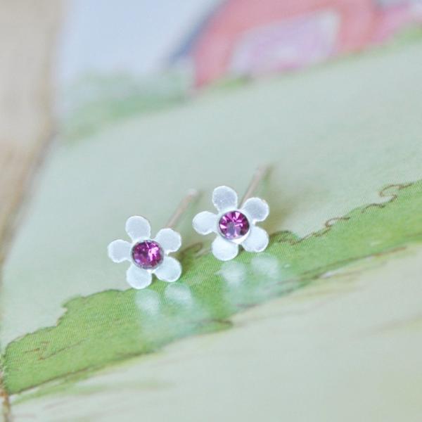 small flower stud earrings