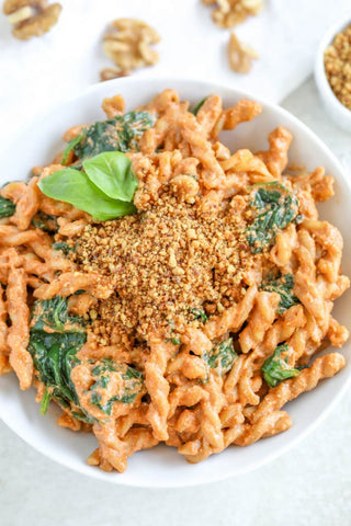 easy recipe - pasta with creamy vegan walnut tomato sauce