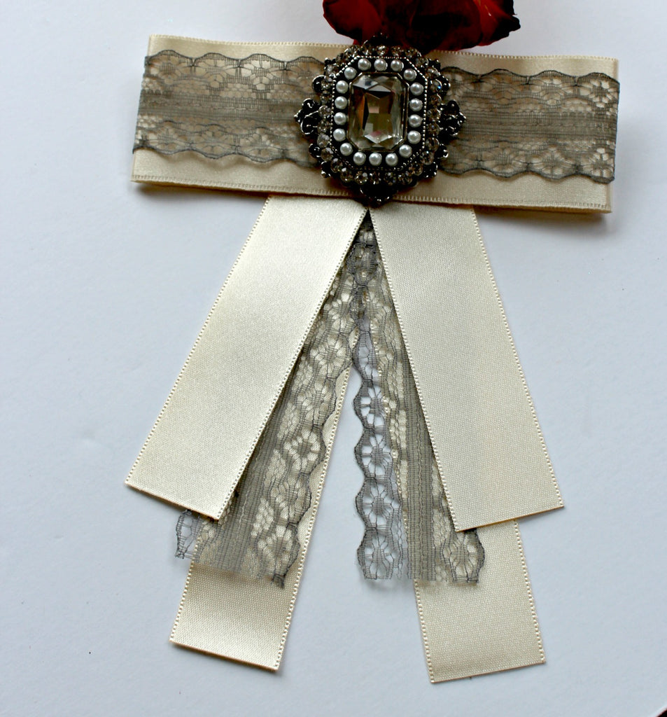 bow brooch