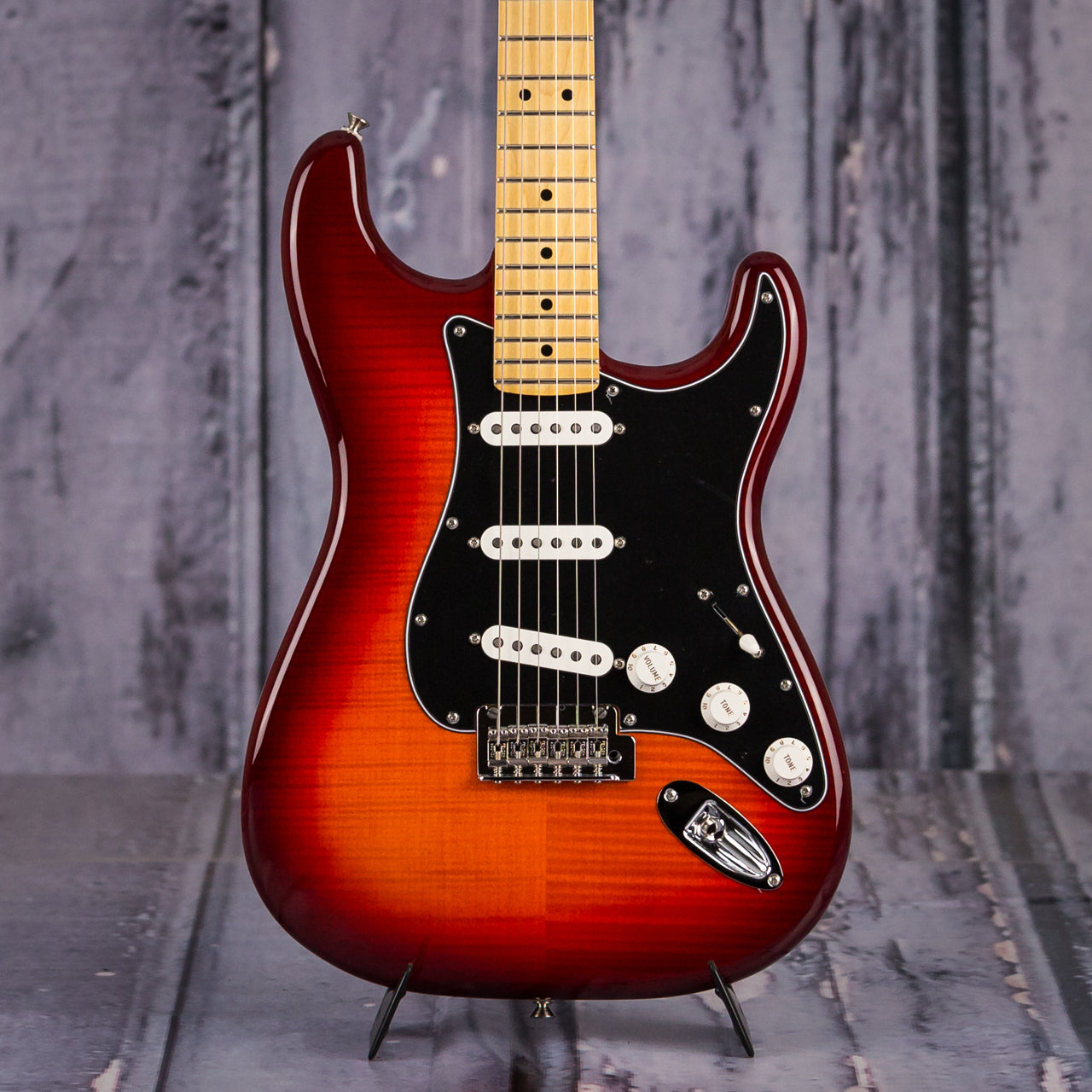 Fender Player Series Stratocaster Plus Top, Maple Fingerboard, Aged