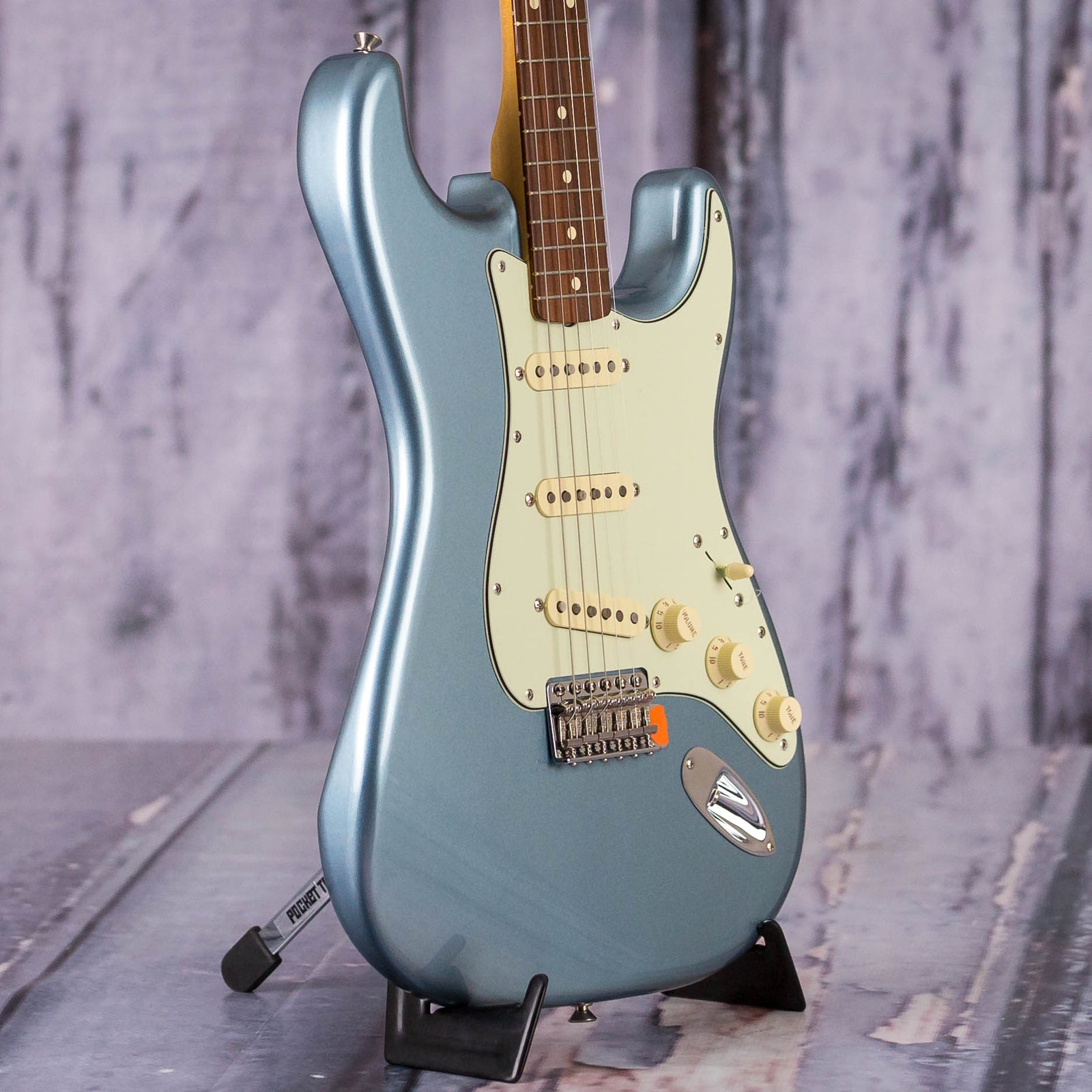 Fender Vintera 60s Stratocaster Ice Blue Metallic For Sale Replay 5043