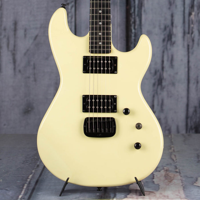 Used G L Superhawk Deluxe Jerry Cantrell Signature Electric Guitar 2015 Vintage White 14591 700x700 ?v=1581607311