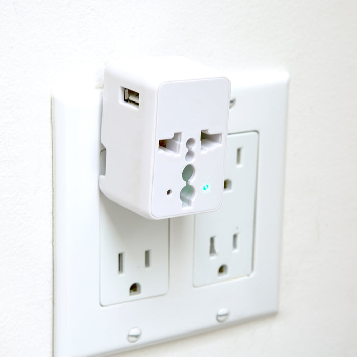 Universal plug adapter