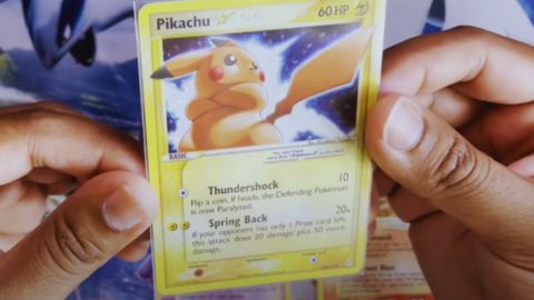 Gold Star Pikachu – 2006 EX Holon Phantoms