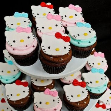 Hello Kitty cupcakes