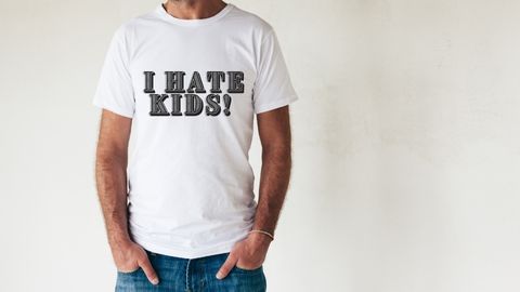 Man Wearing I Hate Kids Statement Shirt