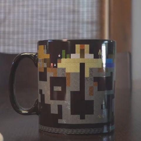 10. Minecraft XL Oversized 18.5oz Heat Change Ceramic Mug