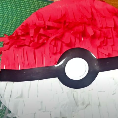 Pokemon Ball Piñata