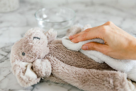 How to Clean Stuffed Animals Without a Washing Machine