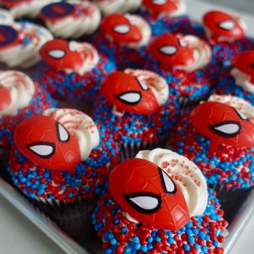 spider-man cup cake with sprinkle 