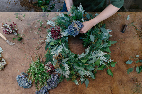 Making A Wreath – The Fresh Flower Company