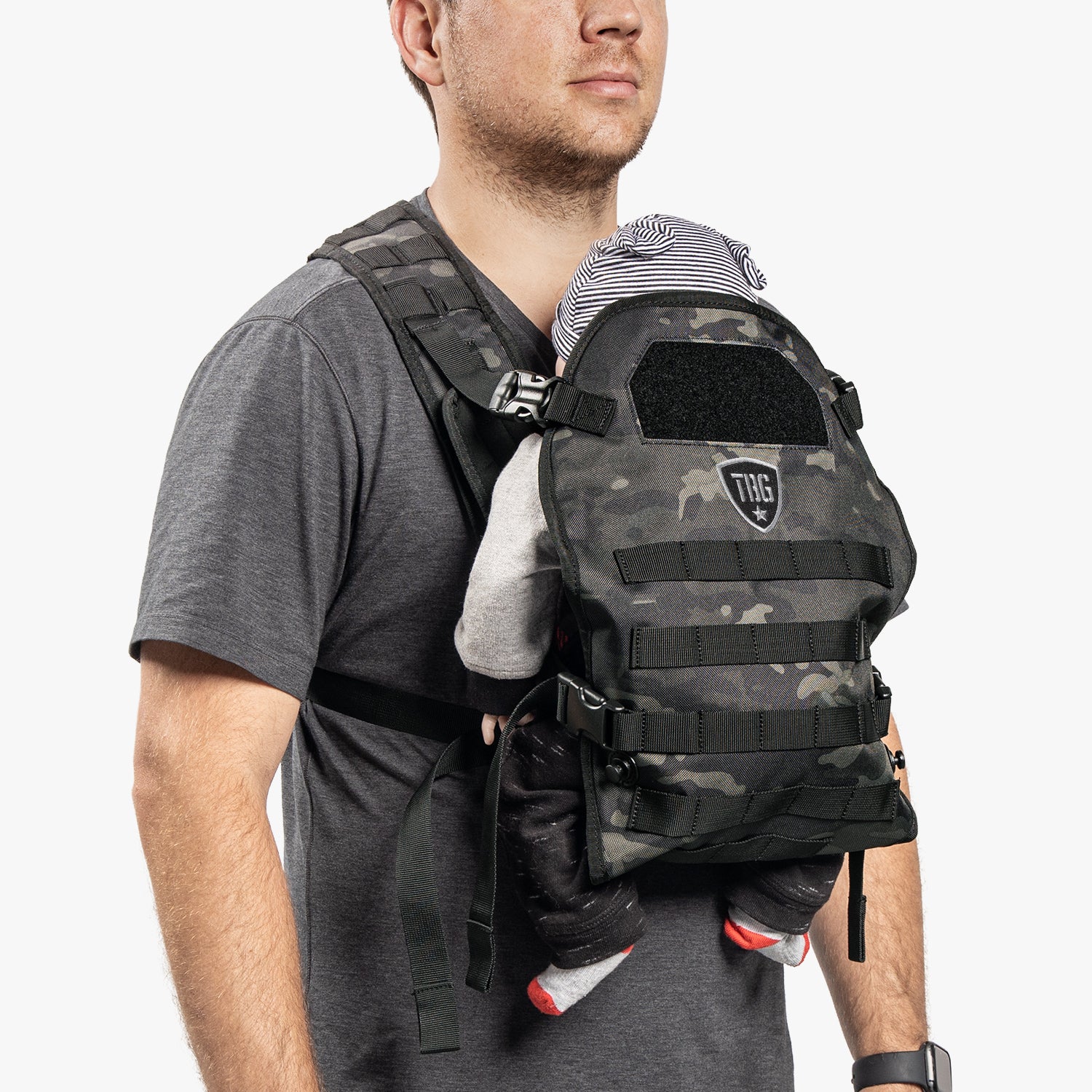 This Tactical Baby Carrier is lightweight, thus comfortable for the first-time dad. It's durable and can be used for other kids then.