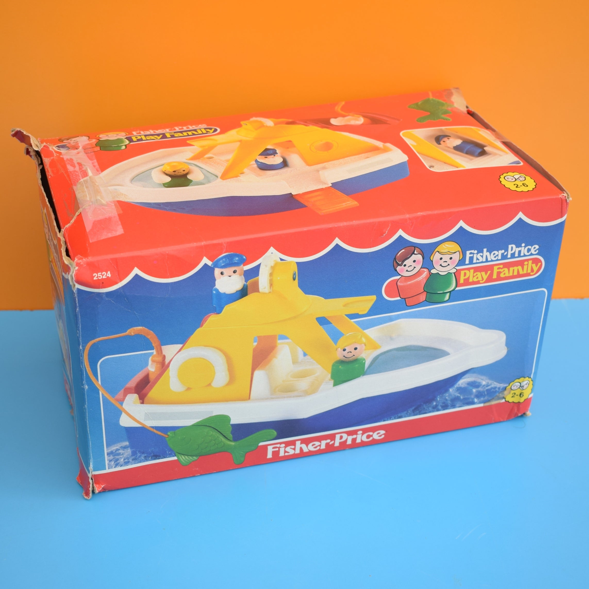 Vintage 1980s Fisher Price Fishing Boat Boxed N Pineapple Retro   DSC 6701 C4a17c0b 3975 4086 9f1f B06519278a35 