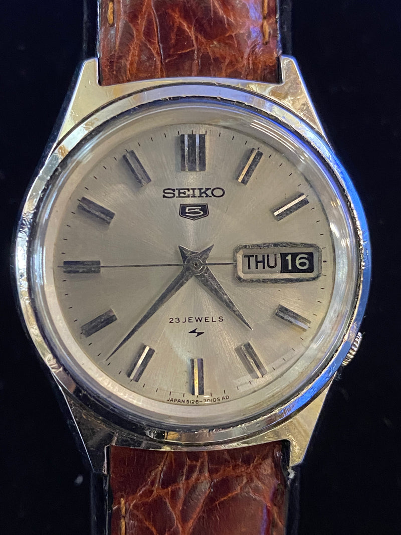 VINTAGE SEIKO #5 23 JEWELS MEN'S AUTOMATIC 1960S w/ DATE FEATURE