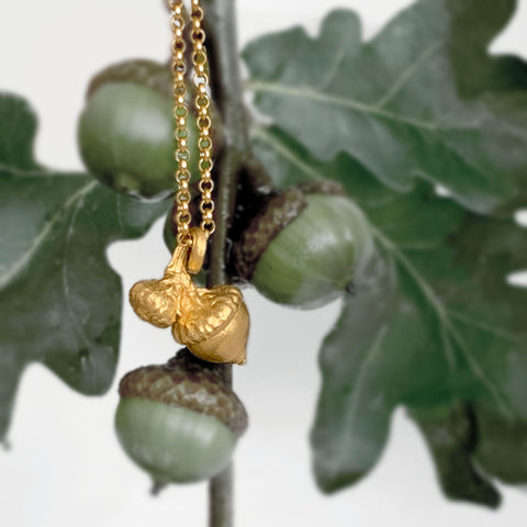 oak acorn necklace yellow gold