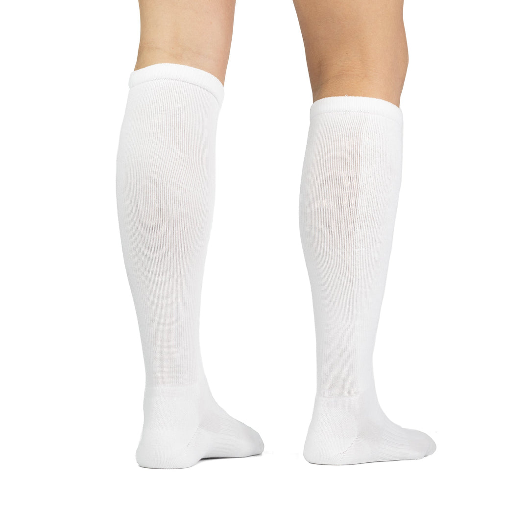 Defiance Grip Socks White - mid calf length – Laceeze