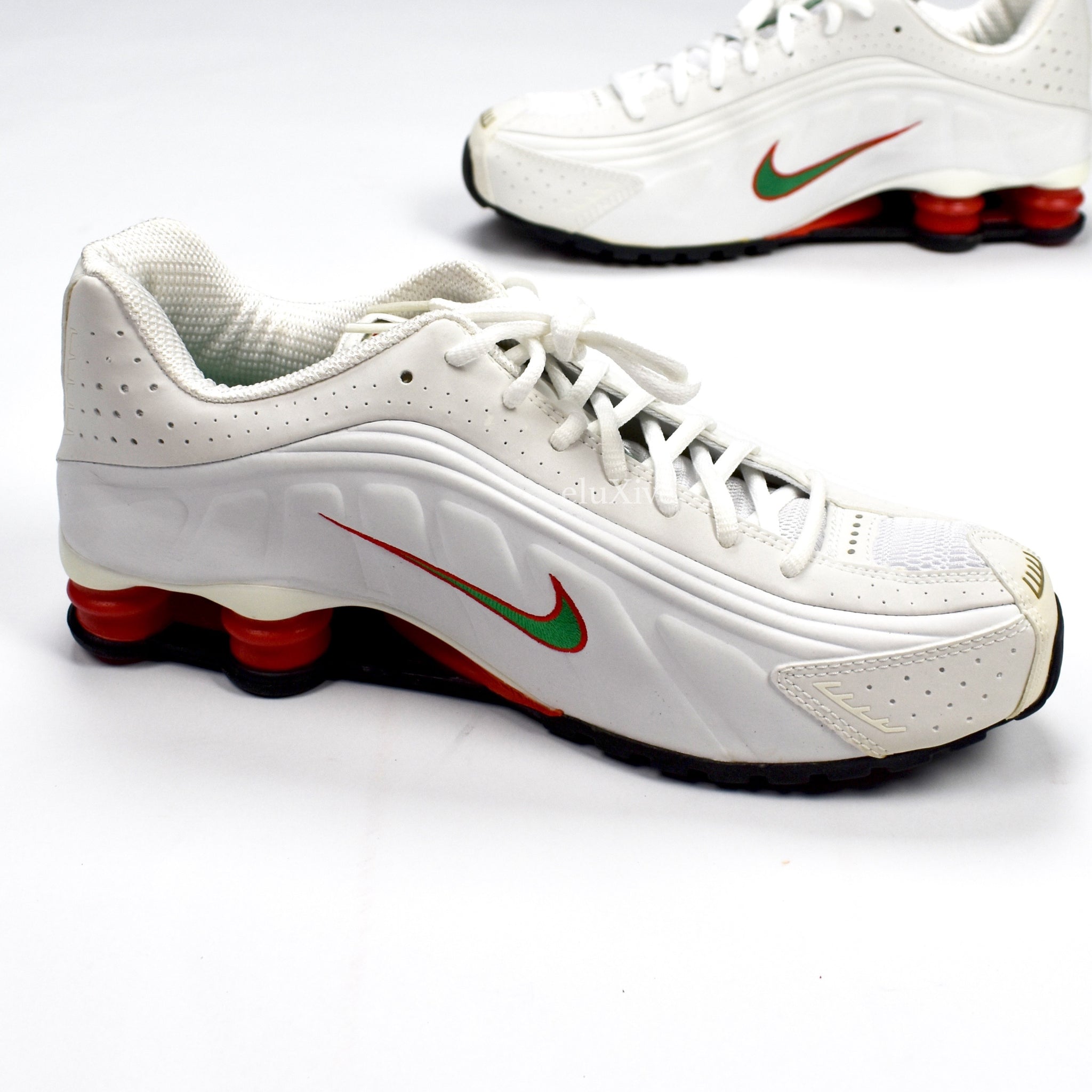 Nike - 2006 Men's Shox R4 White / Pine Green / Red 'Mexico' Sneakers –  eluXive