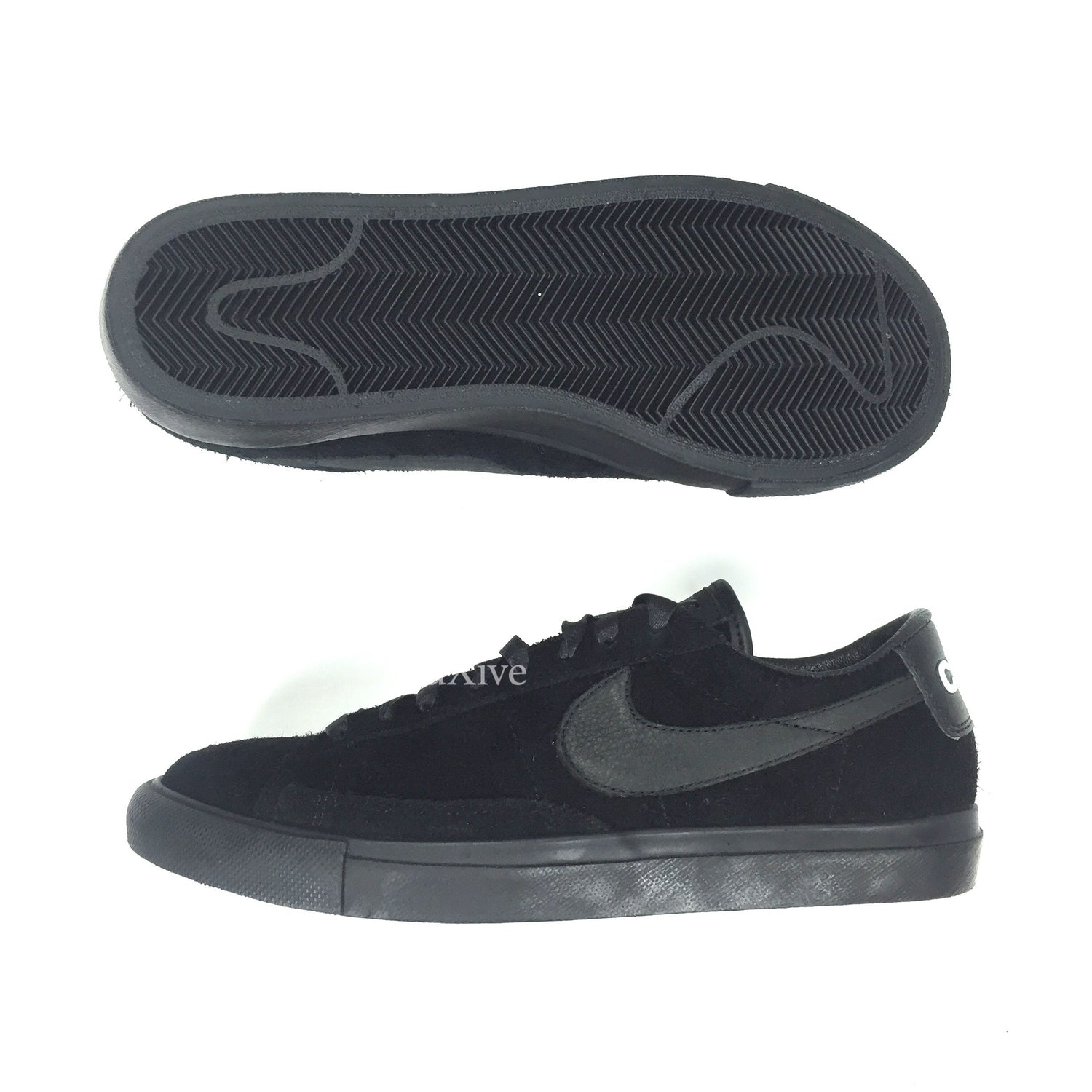 Comme des Garcons Nike - Black Suede Blazer Low Sneakers –
