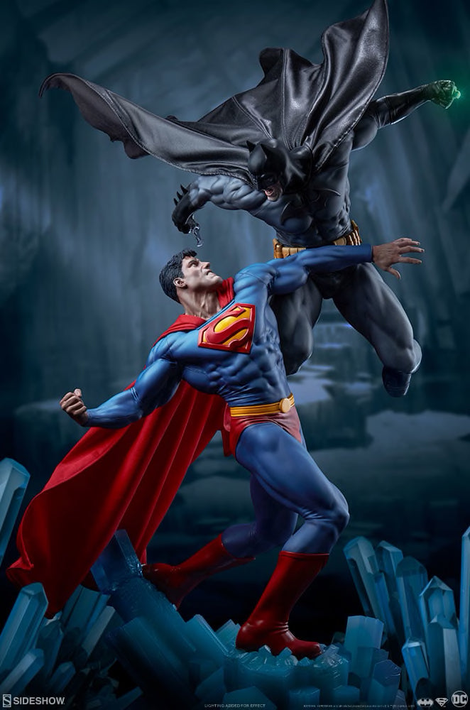 Sideshow Collectibles - DC Comics - Batman vs Superman Diorama – Marvelous  Toys