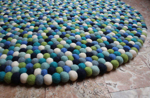 round pom pom rug