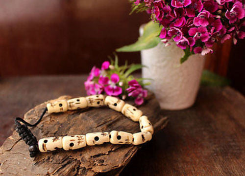 Hand carved Skull Beads Bracelet