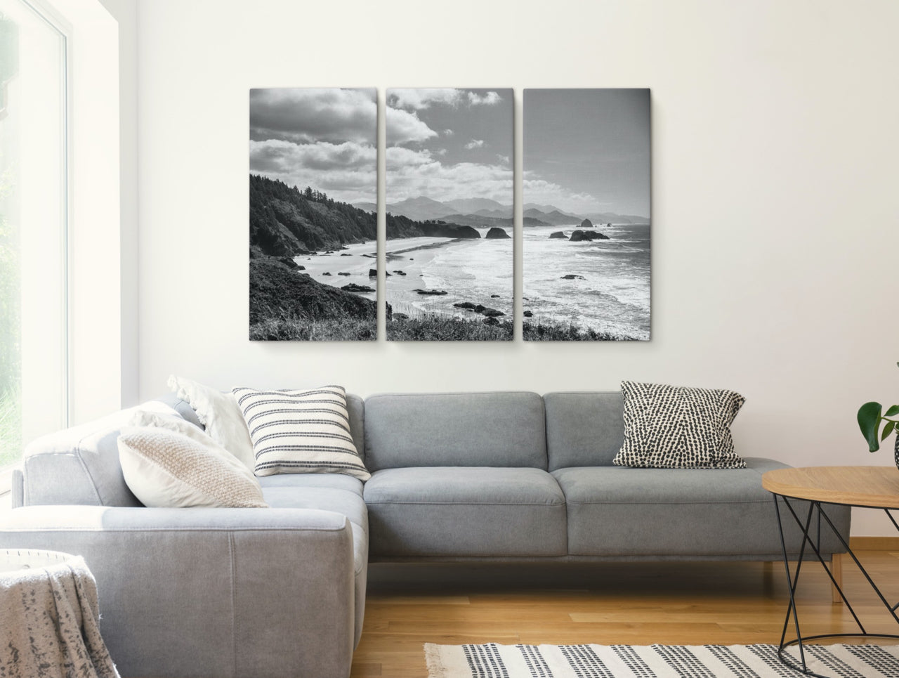 https://cdn.shopify.com/s/files/1/1144/9038/collections/Crescent-Beach-Black-and-White-Coastal-Modern-triptych.jpg?v=1642718151