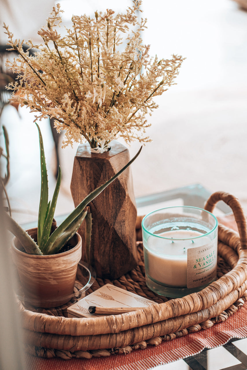 tray with farmhouse decor