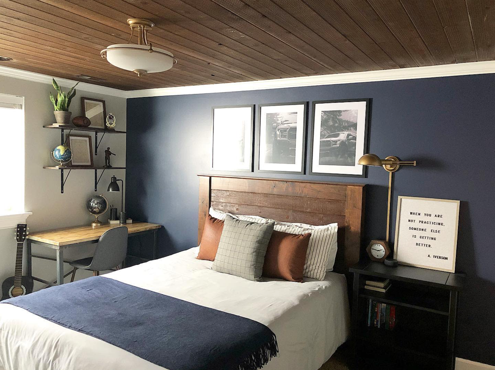 rustic bedroom wood ceiling