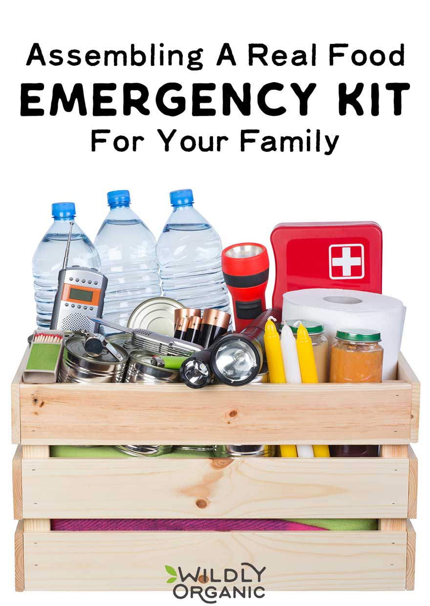 If a disaster were to strike, would you be able to survive the next 72 hours without power, water, and other essentials? Most of us wouldn't be able to. Thankfully, it's fairly easy and inexpensive to put together a real food emergency kit. Learn how to assemble a real food emergency kit for your family to survive 72 hours or more. #emergencykit #realfood