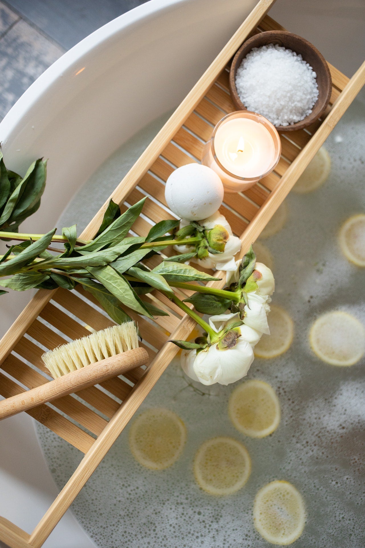  Tray with bath bomb on a tub