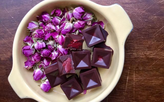 Raw Chocolates with Raspberry-Rose Centres
