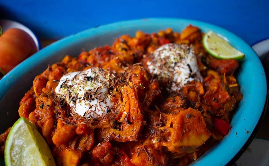 rich jackfruit non carne vegan chilli with cacao paste