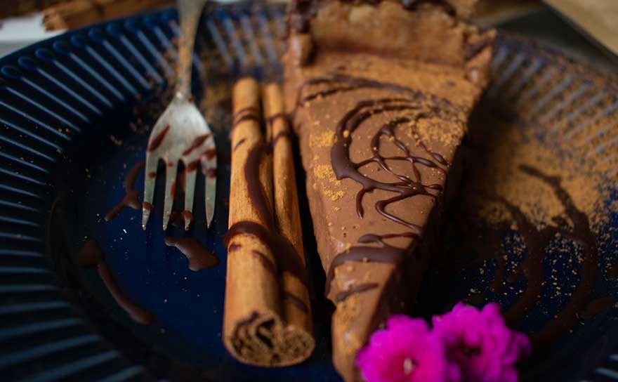 Raw Cacao and Cinnamon Tart