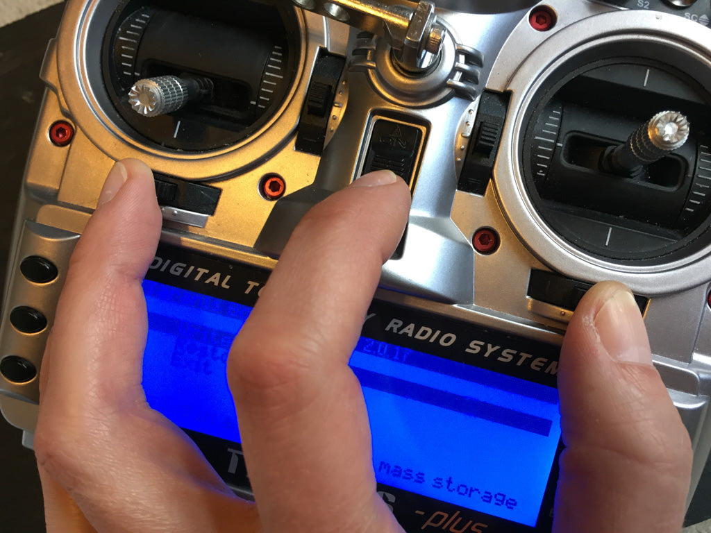 Putting the Taranis into bootloader mode