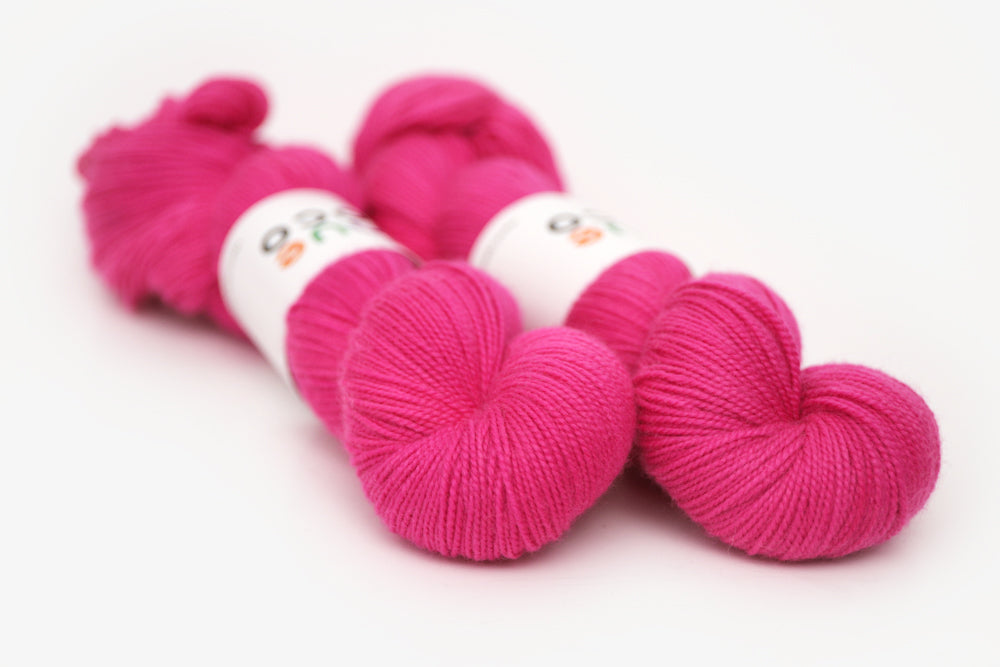 Pink and Purple Hand-Spun Bulky Targhee Wool Yarn – Islay's Terrace Studio  & Shop