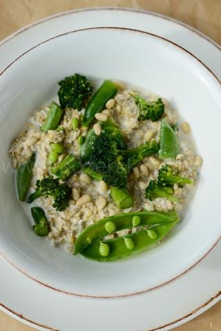 Hello breakfast. Oat porridge with vegetables.