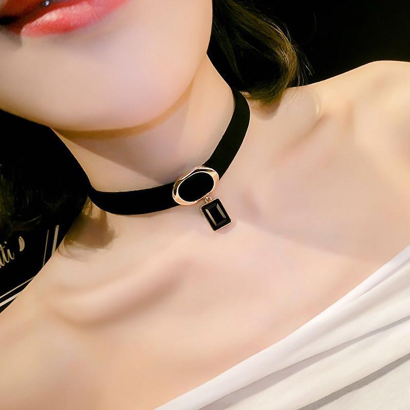 black and gold choker necklace