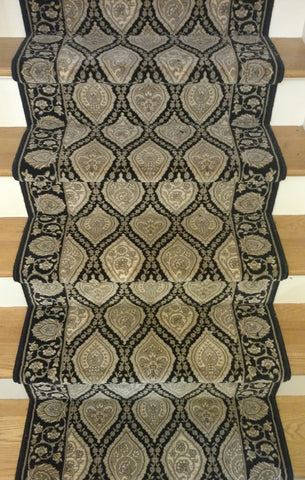 Paladino By Couristan Black 31 inch Hall and Stair runner