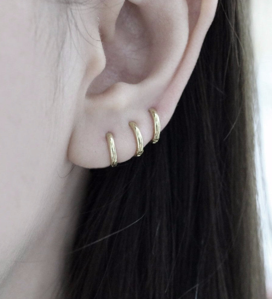 Small Hoop Earring / Gold