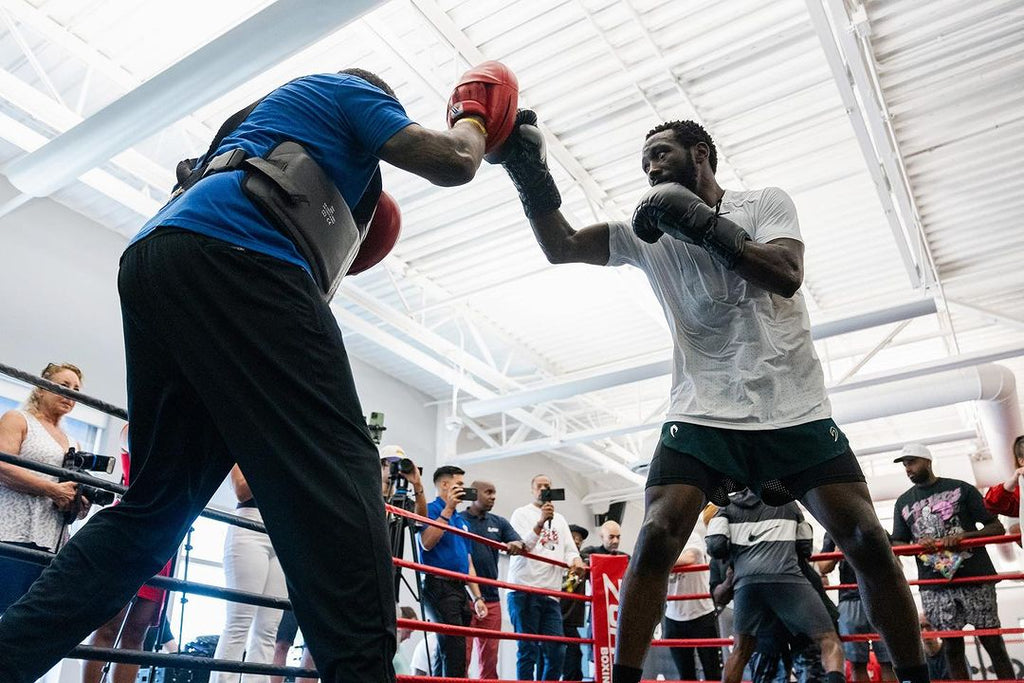Bud aims to become a two-weight undisputed champion (Image: Premier Boxing).
