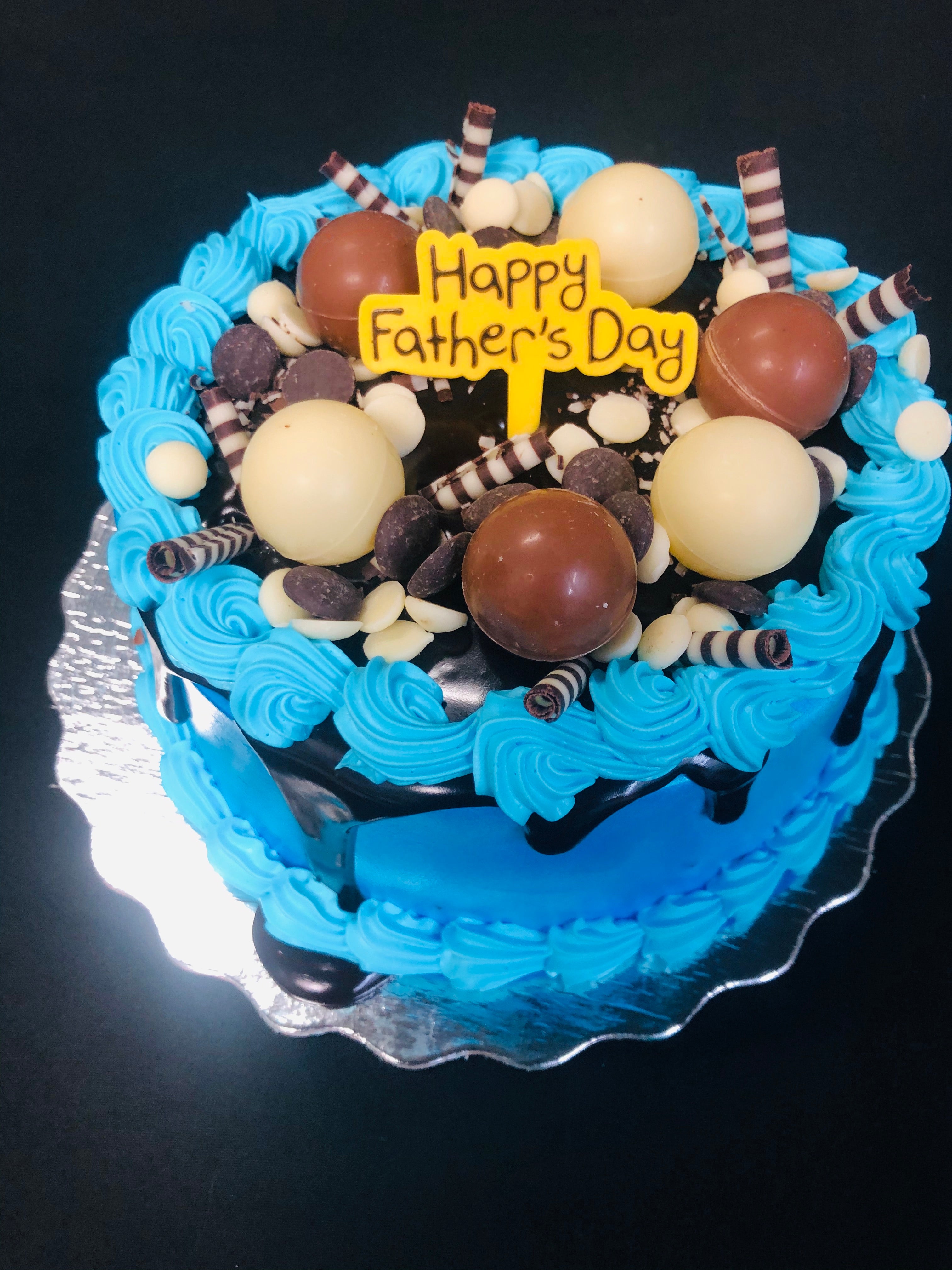 Treat Dad to a Sweet Father's Day Cake Pic!