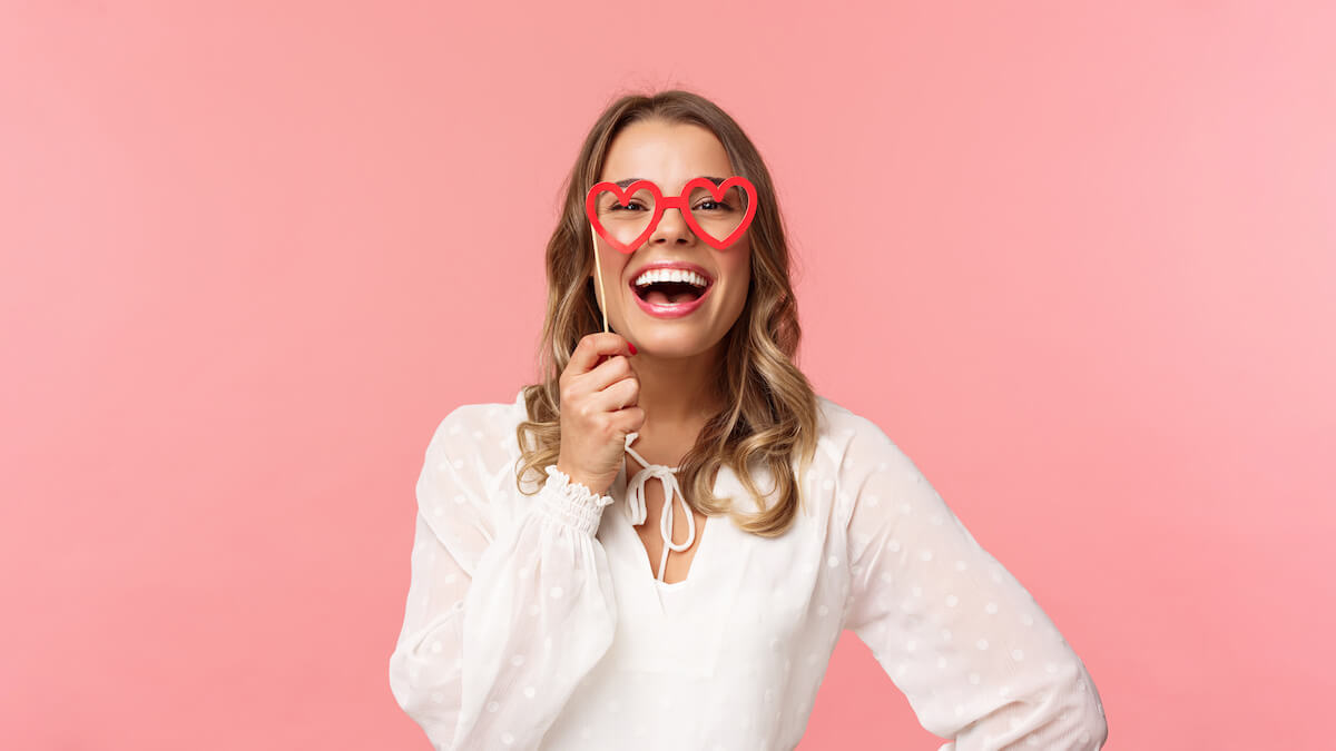 Brides With Glasses: How to Style Your Eyewear for Your Big Day