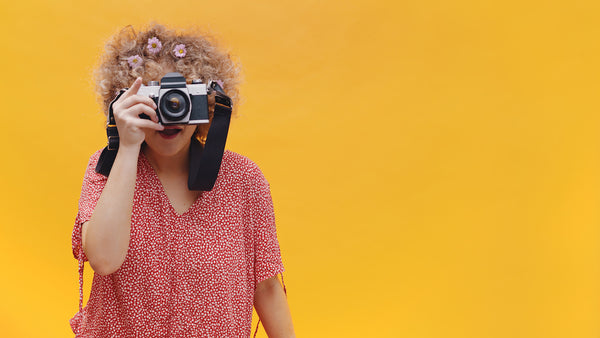 Dominant eye: person using a camera