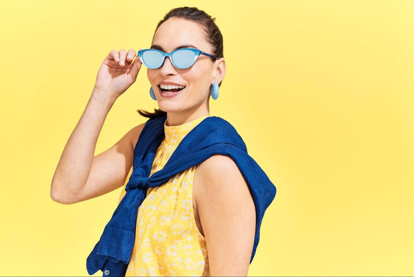 Woman wearing a pair of sunglasses