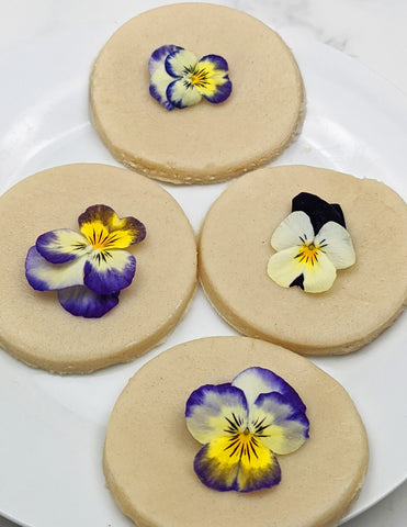 Edible flower shortbread - She Can't Eat What