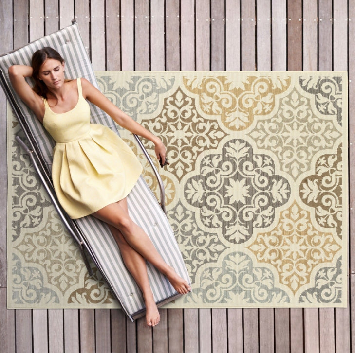 Outdoor living rugs