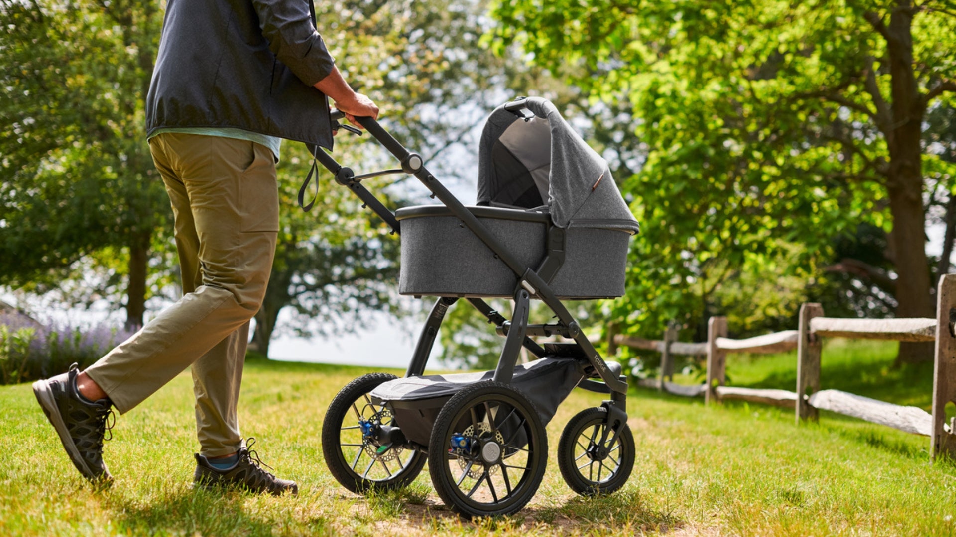 UPPAbaby Ridge with UPPAbaby Bassinet on it