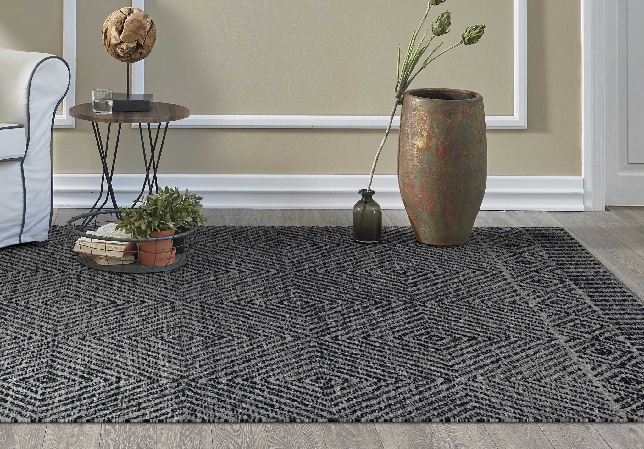 96 X 132 Grey Or  Black Wool Rug 96 X 132 Grey Or  Black Wool Rug